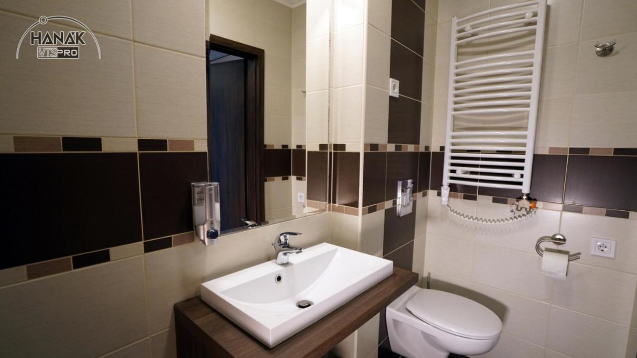 Hotel Irisz Mestecǎneşti Exterior foto