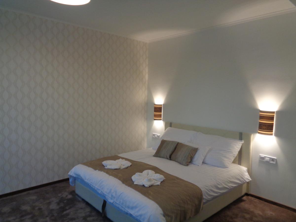 Hotel Irisz Mestecǎneşti Exterior foto