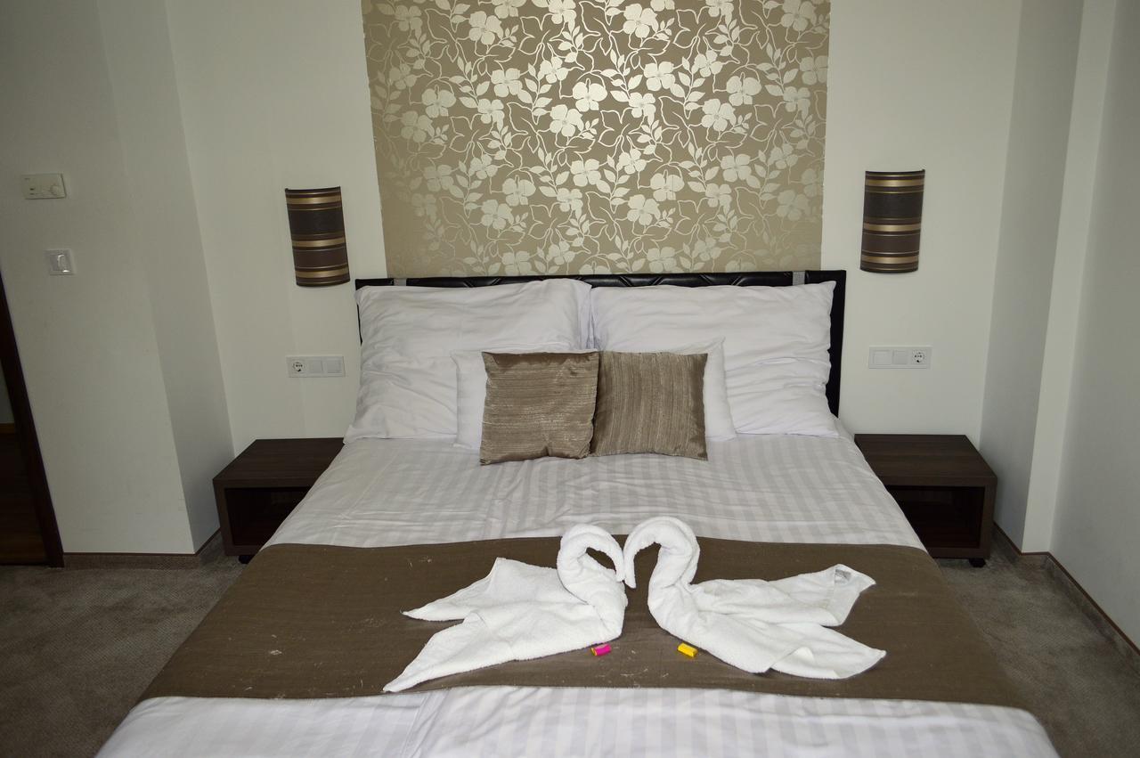 Hotel Irisz Mestecǎneşti Exterior foto