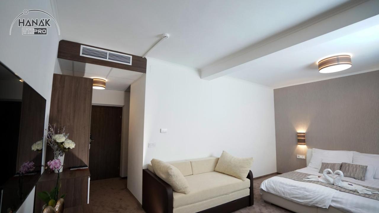 Hotel Irisz Mestecǎneşti Exterior foto