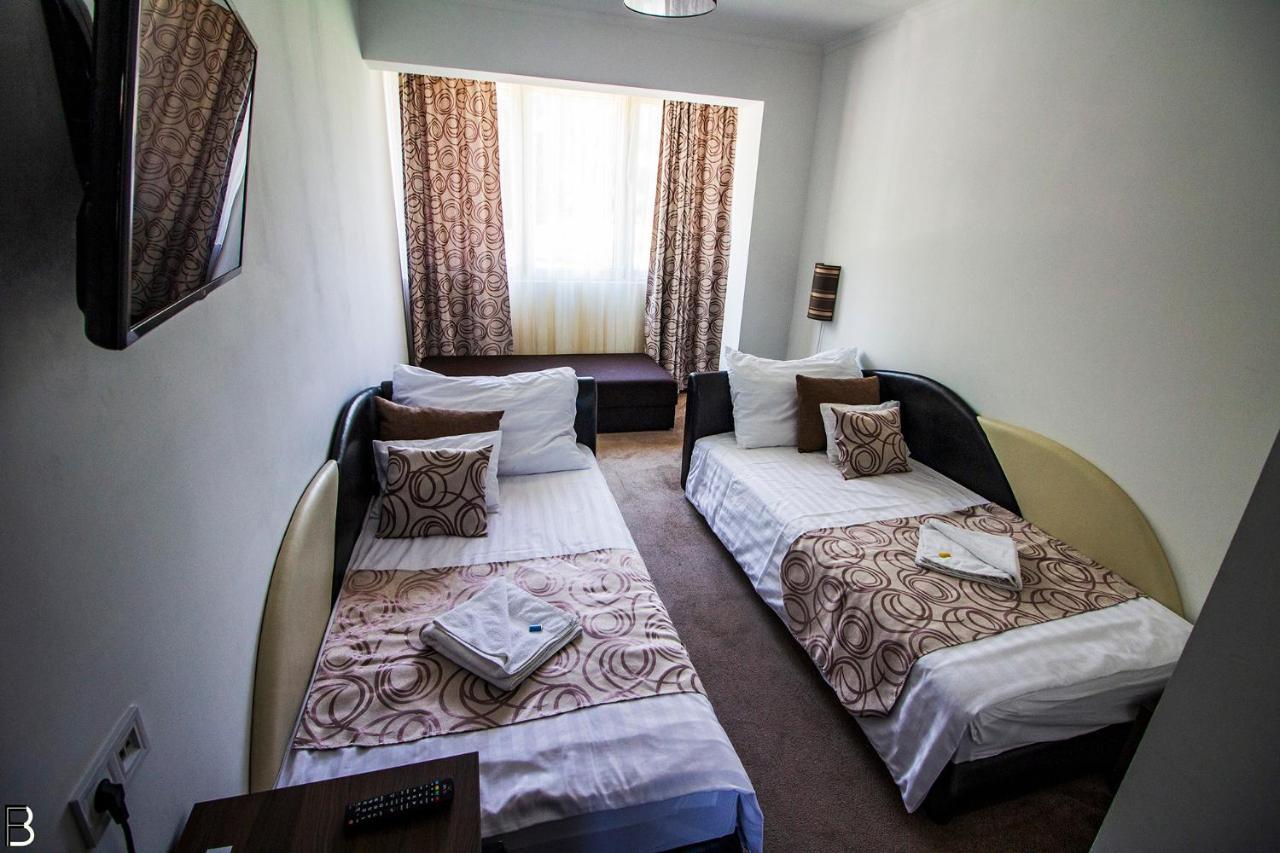 Hotel Irisz Mestecǎneşti Exterior foto